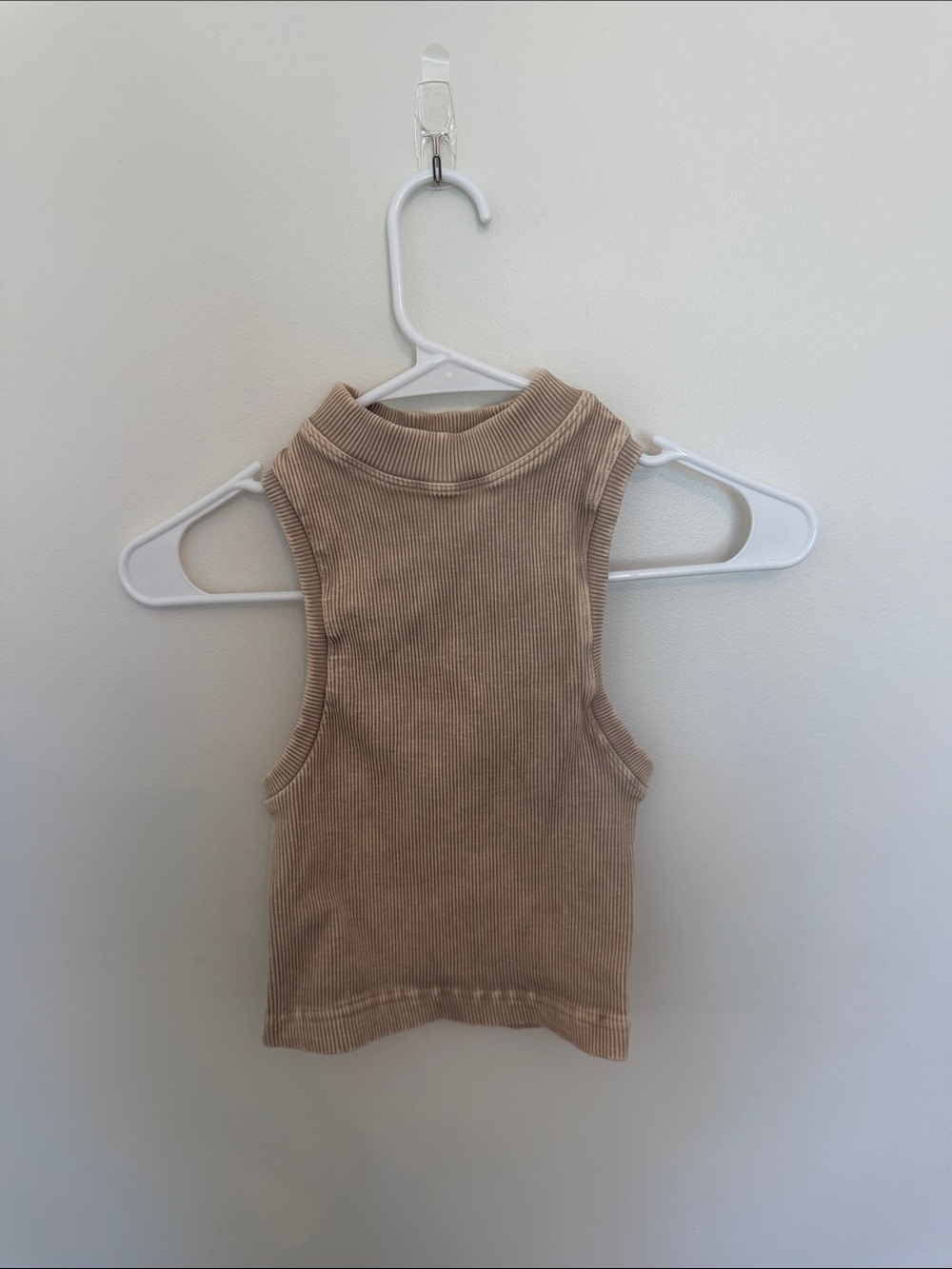 Women’s activewear Sleeveless Mock Neck Tank Top in Beige